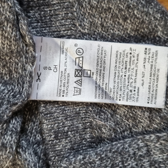 Old Navy back split sweater. - Picture 3 of 4